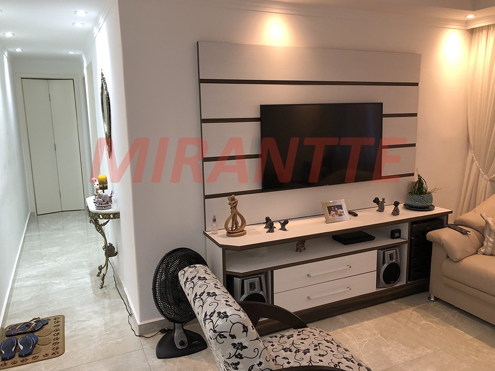 Apartamento de 62m² com 2 quartos em Água Fria