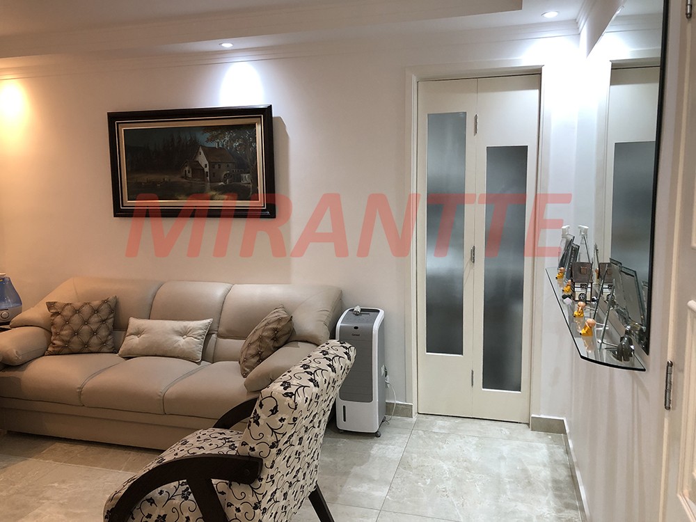 Apartamento de 62m² com 2 quartos em Água Fria