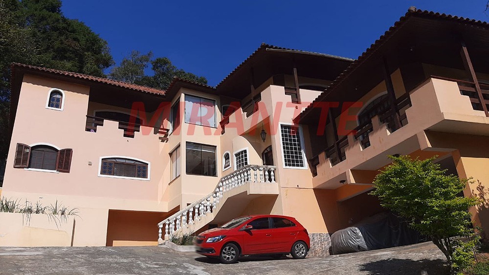 Sobrado de 915m² com 6 quartos em Serra Da Cantareira