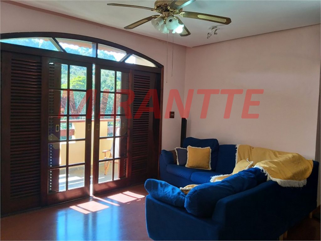 Sobrado de 915m² com 6 quartos em Serra Da Cantareira