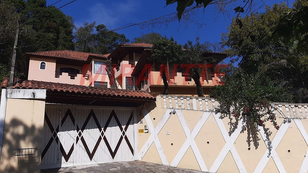 Sobrado de 915m² com 6 quartos em Serra Da Cantareira