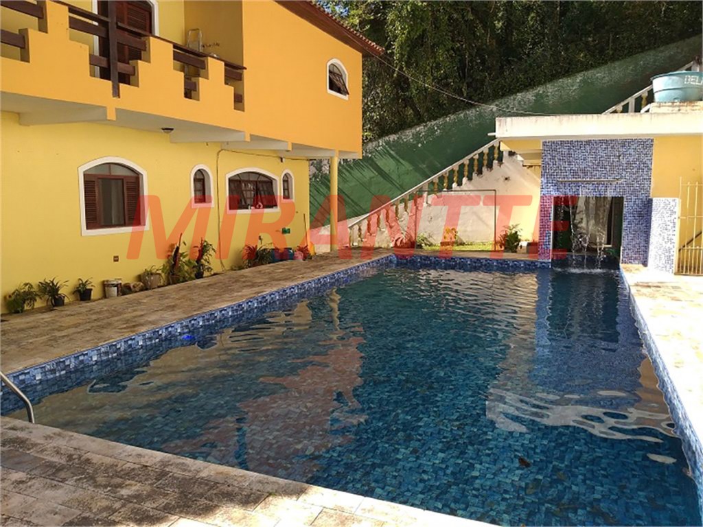 Sobrado de 915m² com 6 quartos em Serra Da Cantareira