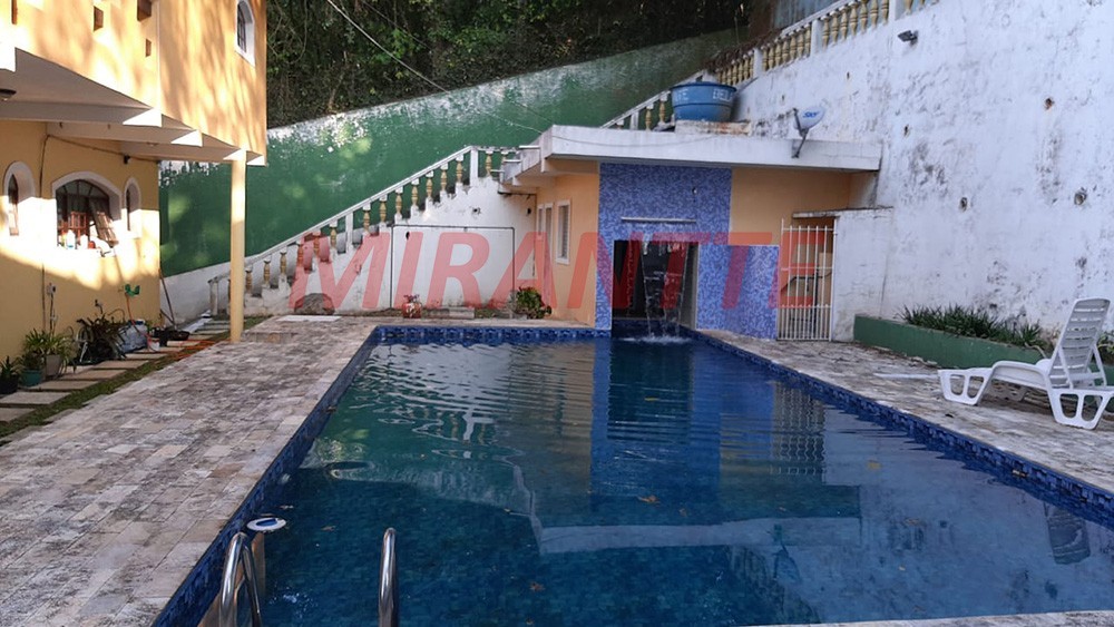 Sobrado de 915m² com 6 quartos em Serra Da Cantareira