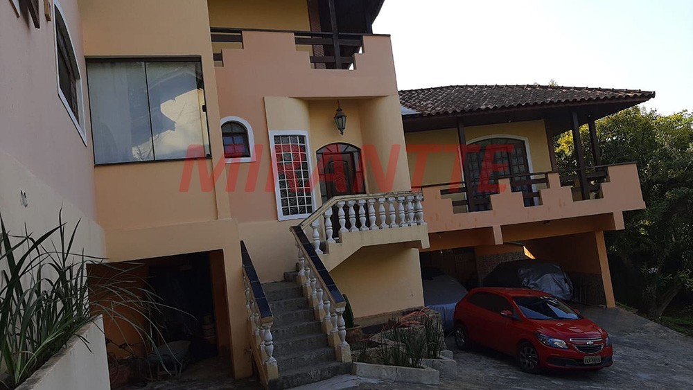 Sobrado de 915m² com 6 quartos em Serra Da Cantareira