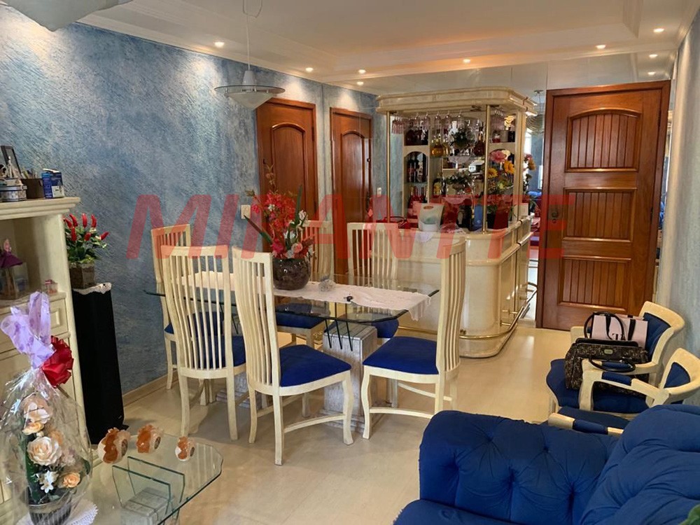 Sobrado de 198m² com 3 quartos em Vila Mazzei