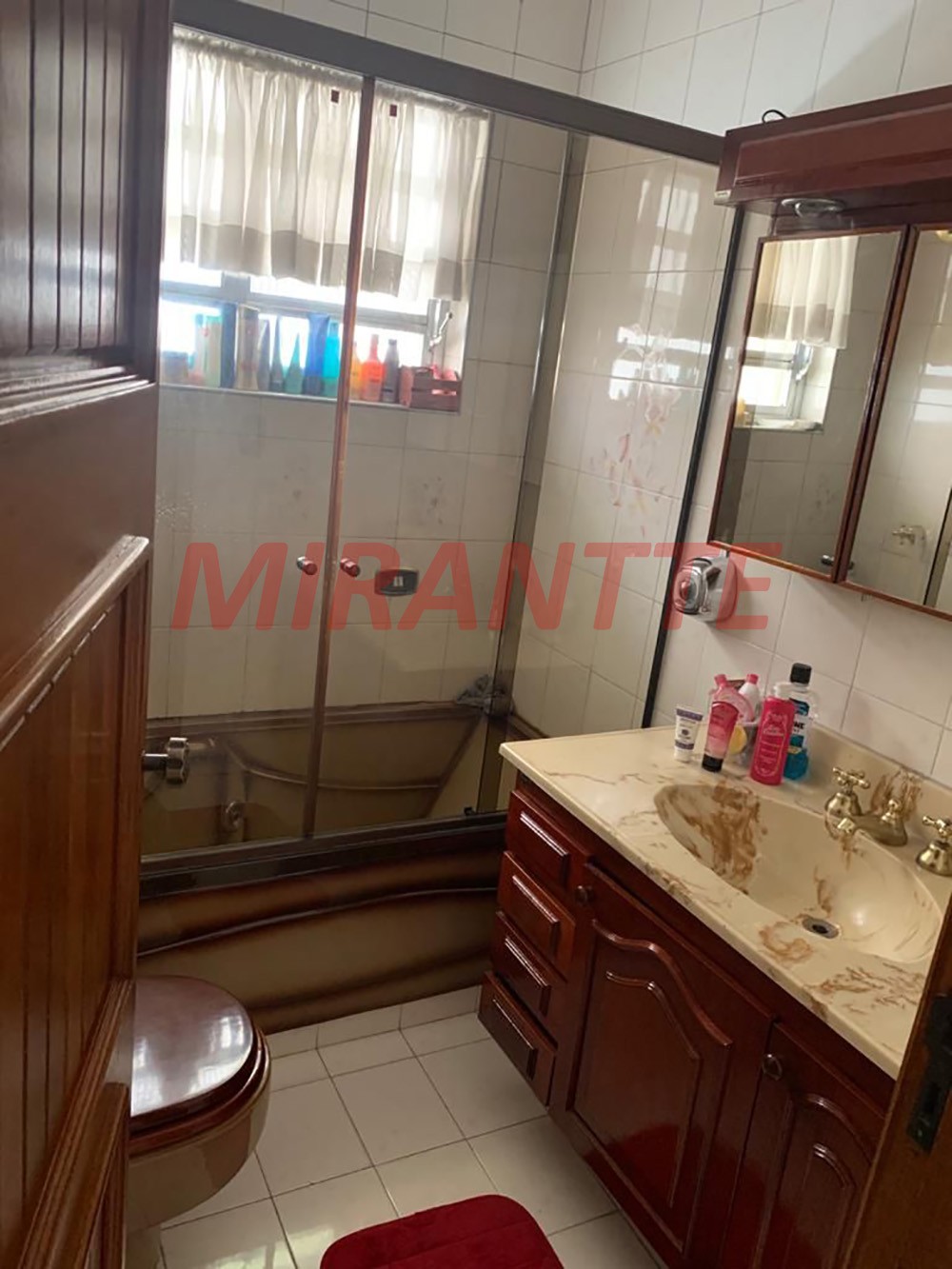 Sobrado de 198m² com 3 quartos em Vila Mazzei