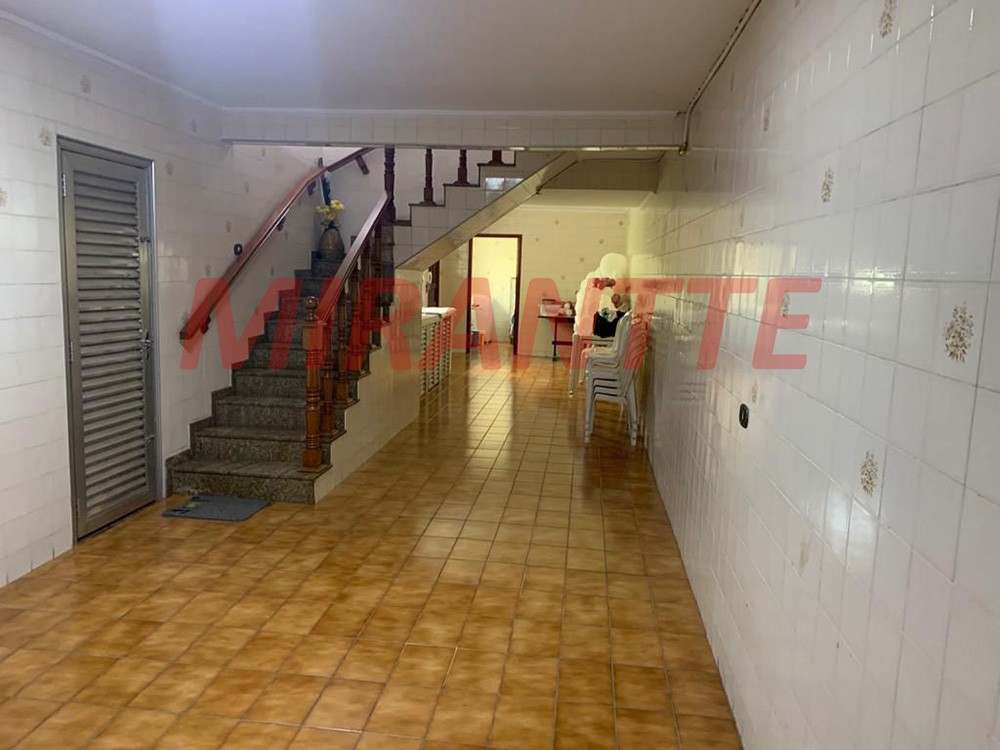 Sobrado de 198m² com 3 quartos em Vila Mazzei