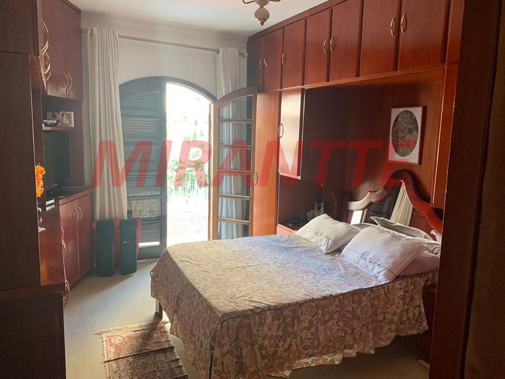 Sobrado de 198m² com 3 quartos em Vila Mazzei
