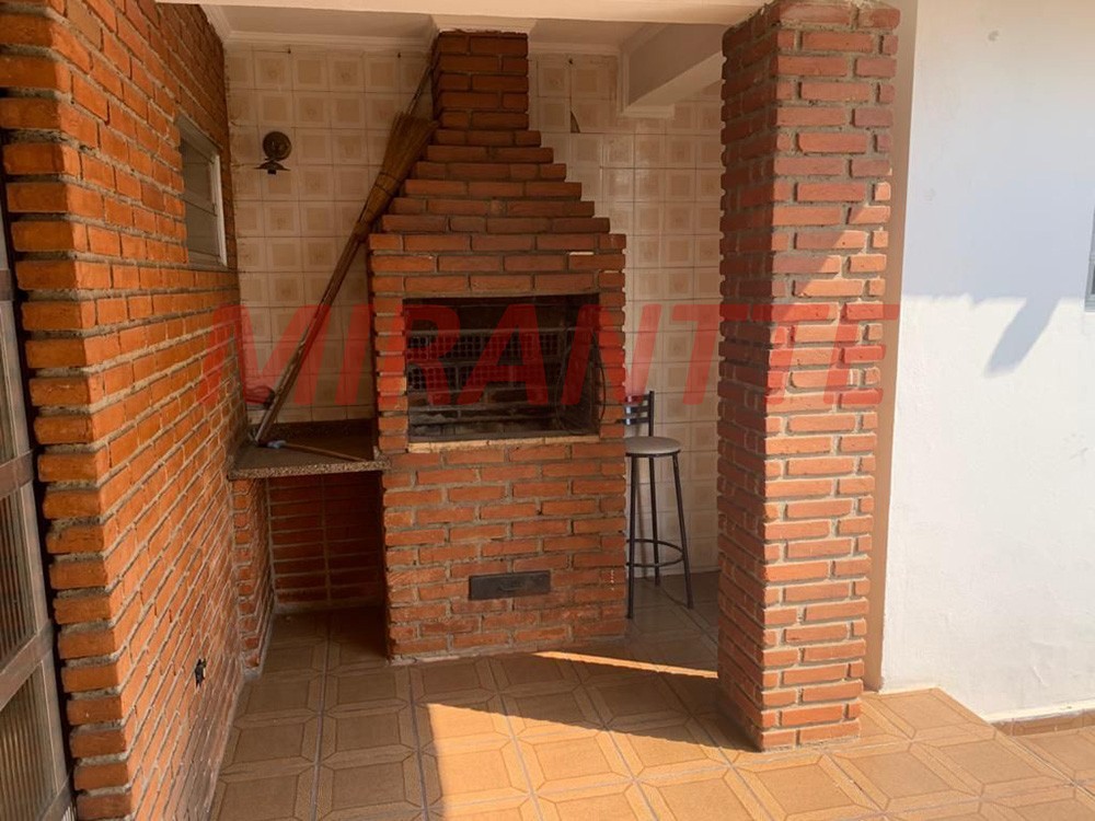 Sobrado de 198m² com 3 quartos em Vila Mazzei