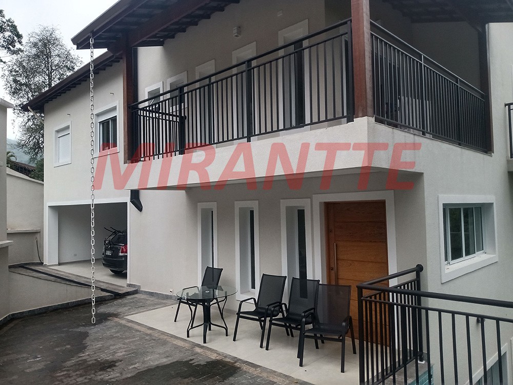 Sobrado de 335m² com 4 quartos em Serra Da Cantareira