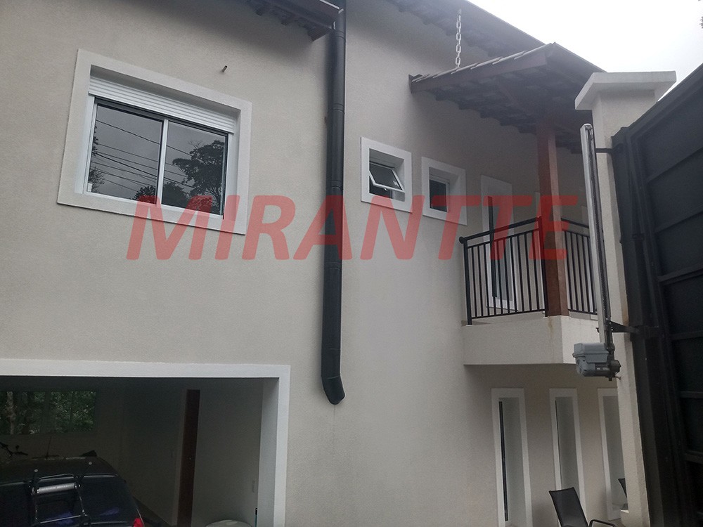 Sobrado de 335m² com 4 quartos em Serra Da Cantareira