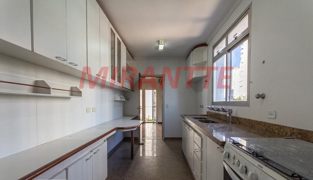 Apartamento de 230m² com 4 quartos em Morumbi