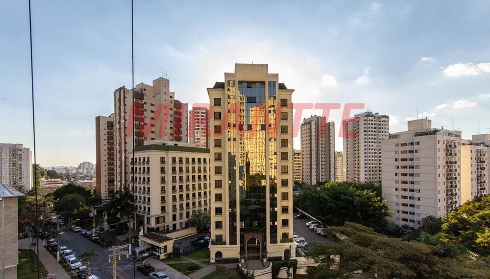 Apartamento de 230m² com 4 quartos em Morumbi