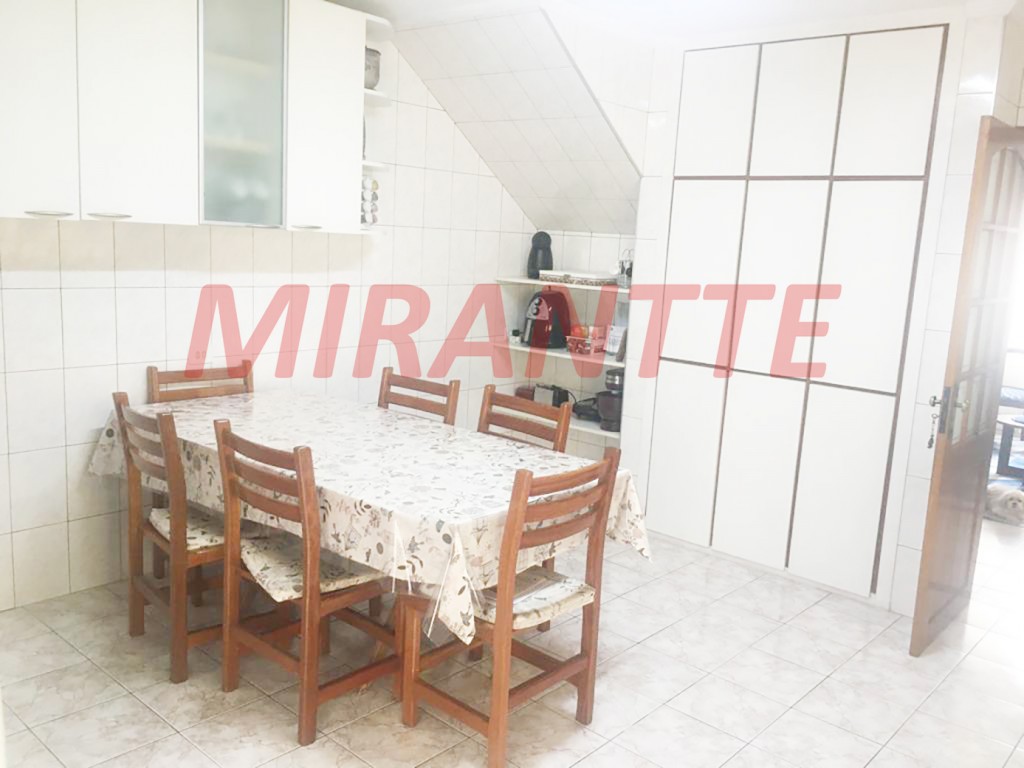 Sobrado de 175m² com 4 quartos em Parada Inglesa