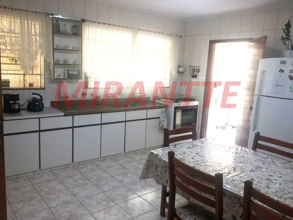 Sobrado de 175m² com 4 quartos em Parada Inglesa