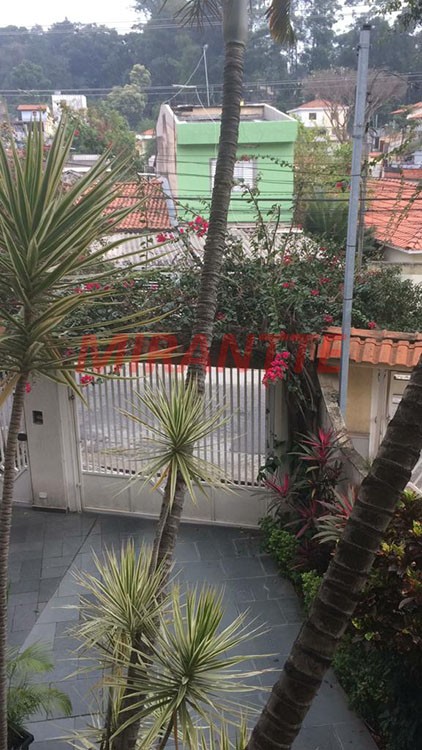 Sobrado de 158m² com 3 quartos em Vila Mazzei