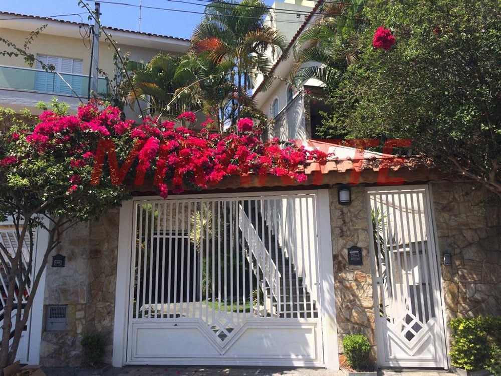 Sobrado de 158m² com 3 quartos em Vila Mazzei