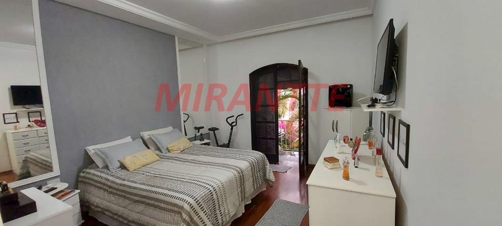Sobrado de 158m² com 3 quartos em Vila Mazzei