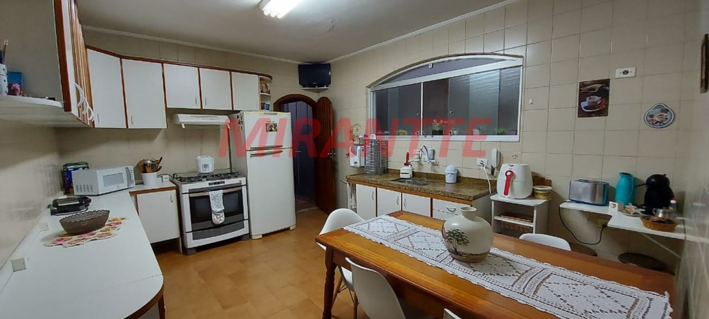 Sobrado de 158m² com 3 quartos em Vila Mazzei