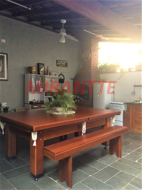 Sobrado de 158m² com 3 quartos em Vila Mazzei
