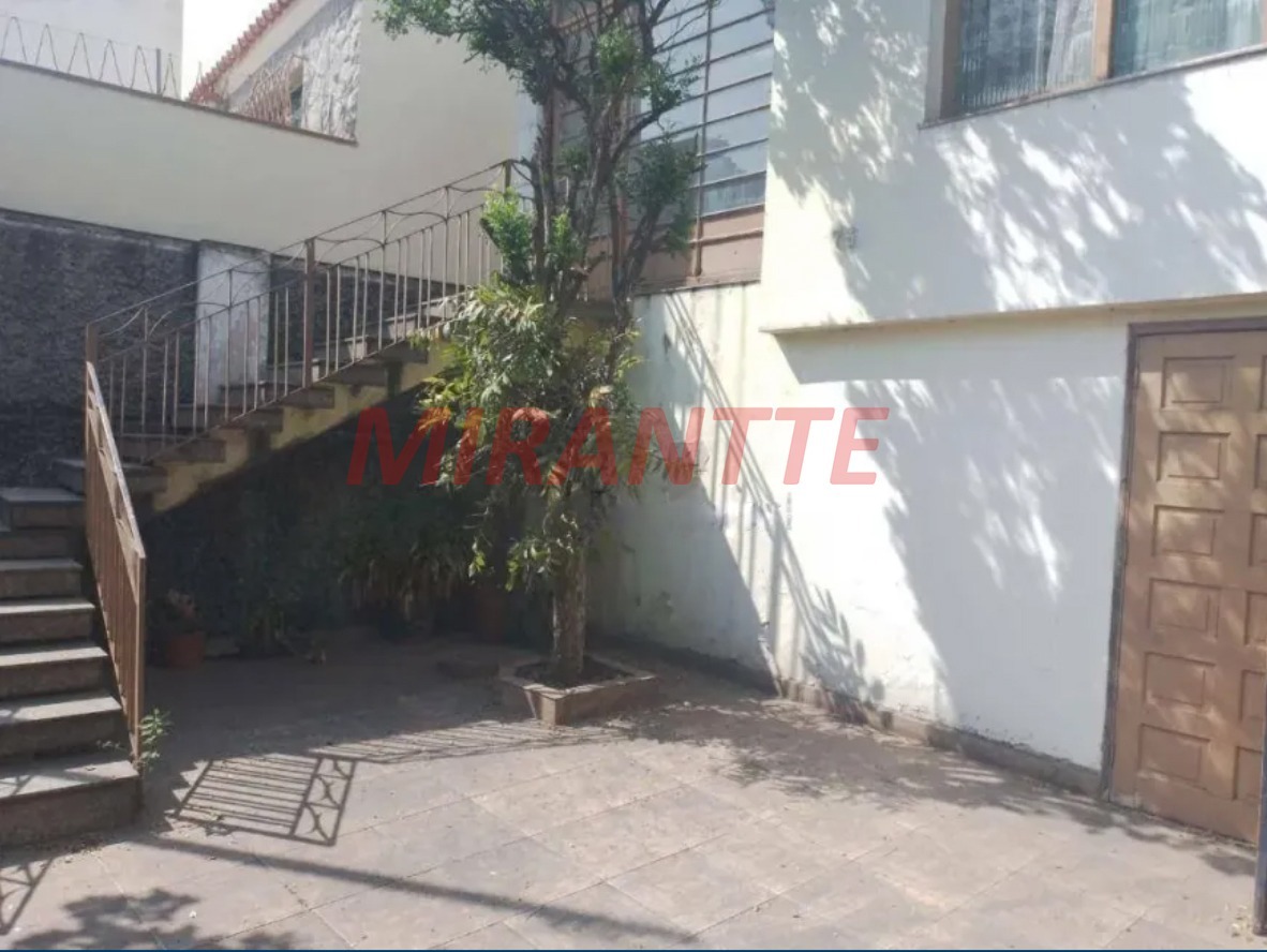 Sobrado de 134m² com 3 quartos em Água Fria