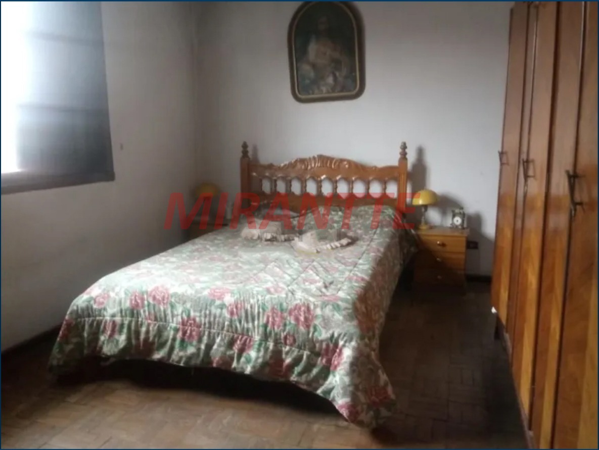 Sobrado de 134m² com 3 quartos em Água Fria