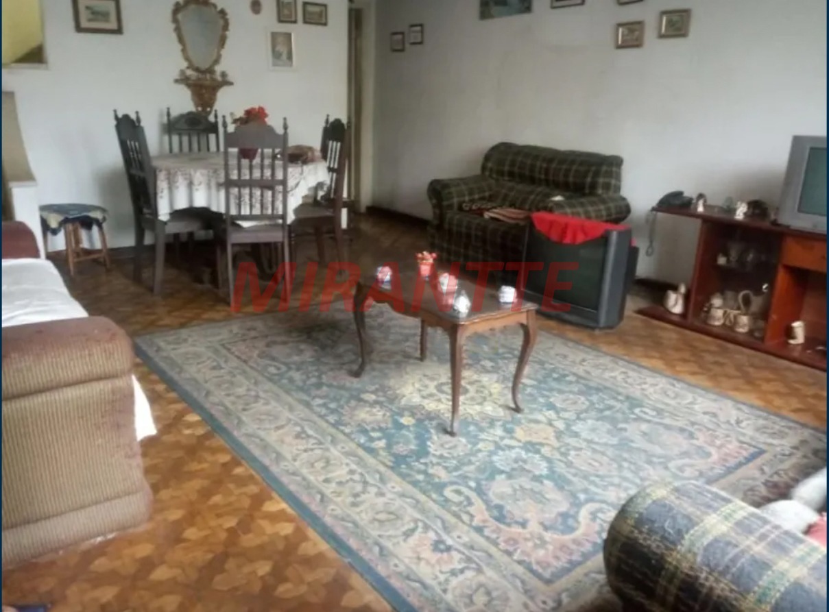 Sobrado de 134m² com 3 quartos em Água Fria