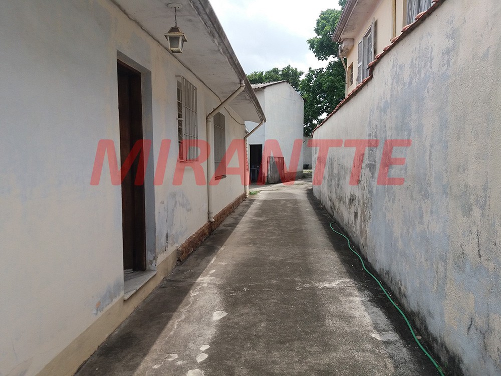 Casa terrea de 250m² com 6 quartos em Vila Mazzei
