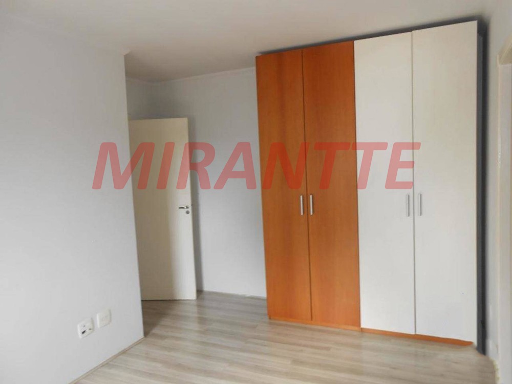 Sobrado de 153m² com 3 quartos em Água Fria