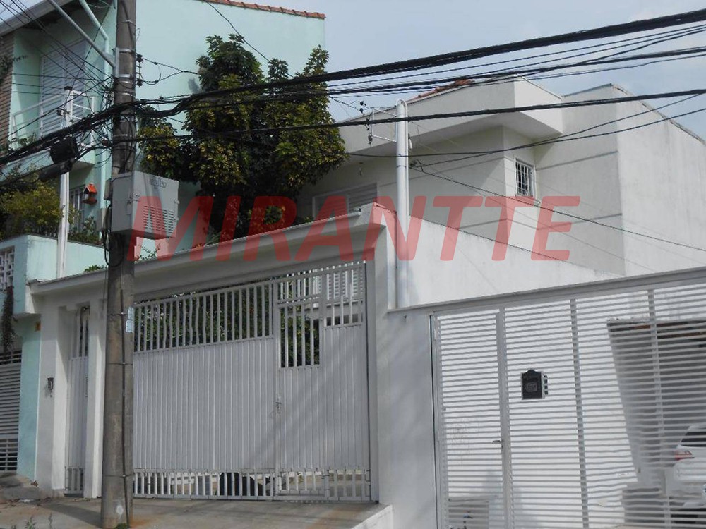 Sobrado de 153m² com 3 quartos em Água Fria