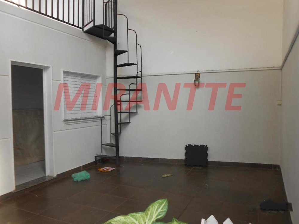 Sobrado de 153m² com 3 quartos em Água Fria