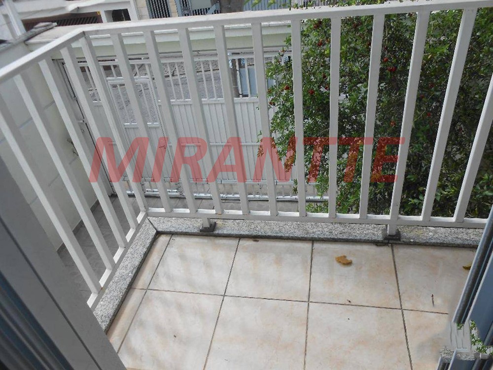 Sobrado de 153m² com 3 quartos em Água Fria