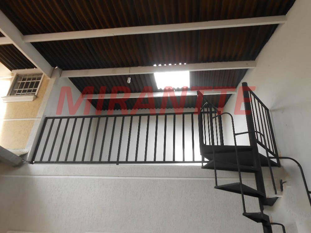 Sobrado de 153m² com 3 quartos em Água Fria