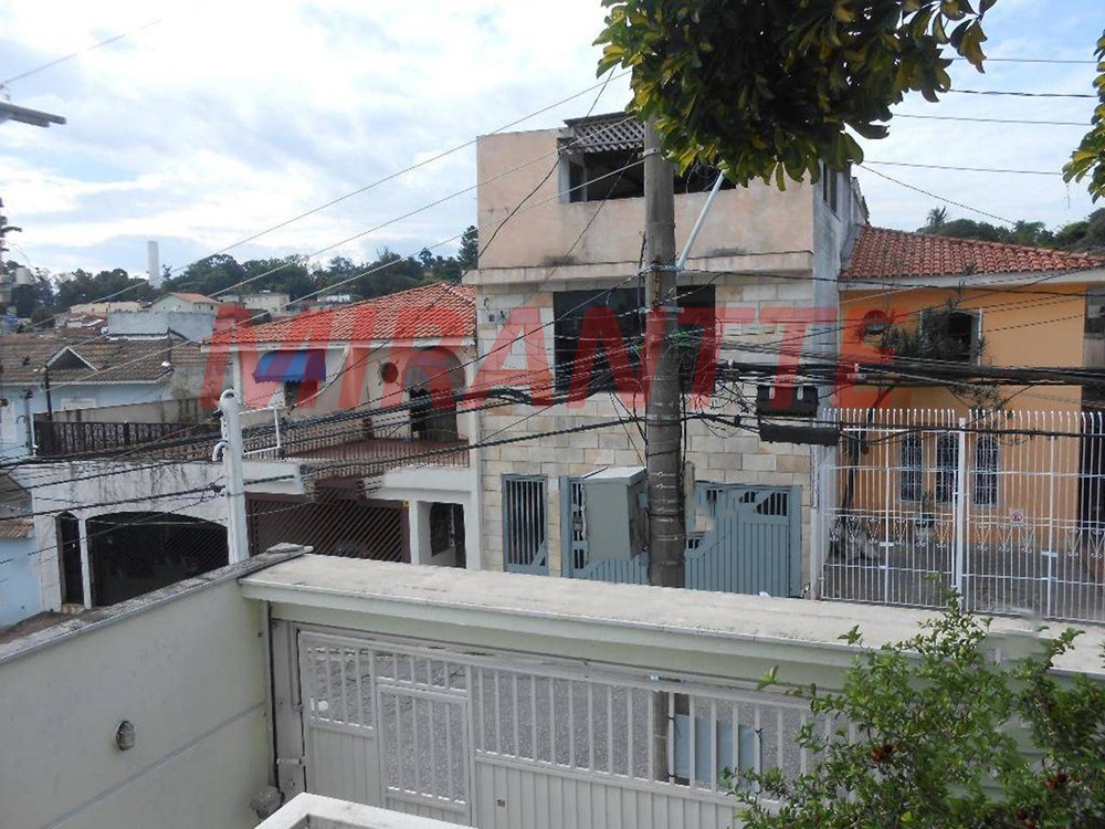 Sobrado de 153m² com 3 quartos em Água Fria