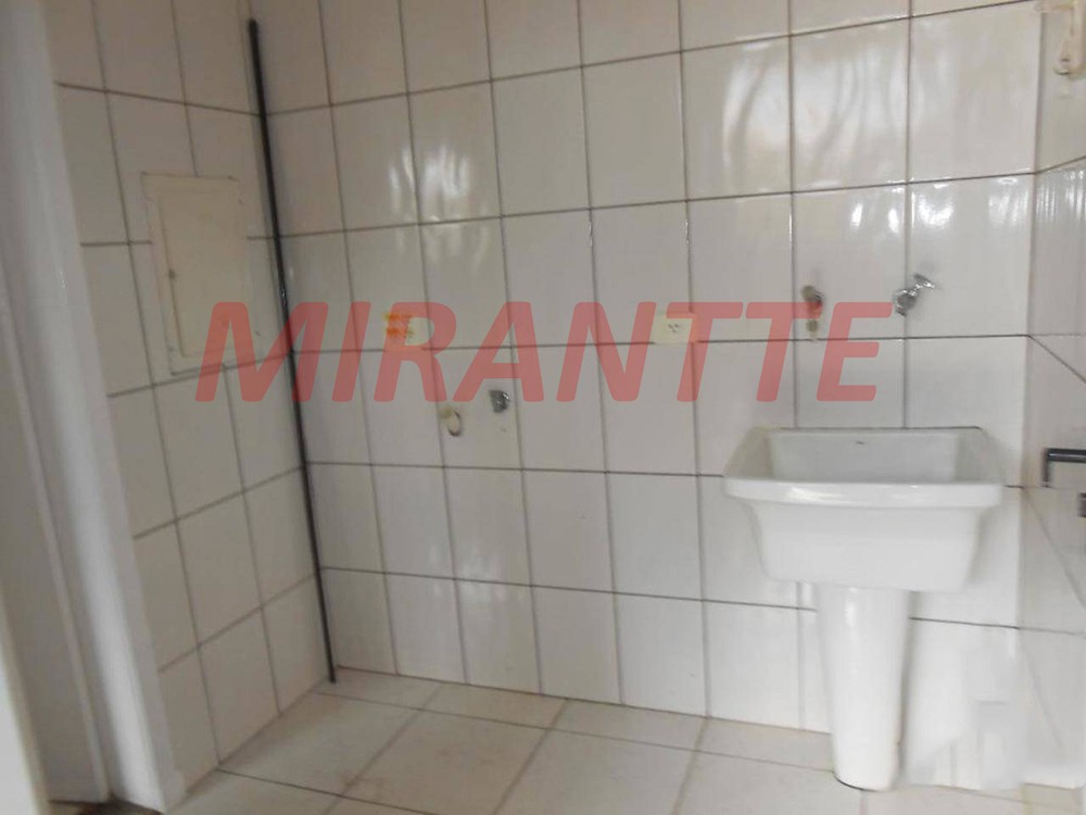 Sobrado de 153m² com 3 quartos em Água Fria