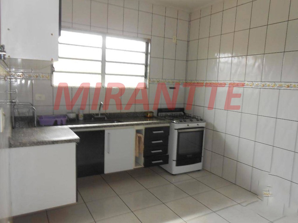 Sobrado de 153m² com 3 quartos em Água Fria