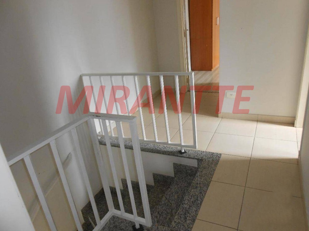 Sobrado de 153m² com 3 quartos em Água Fria