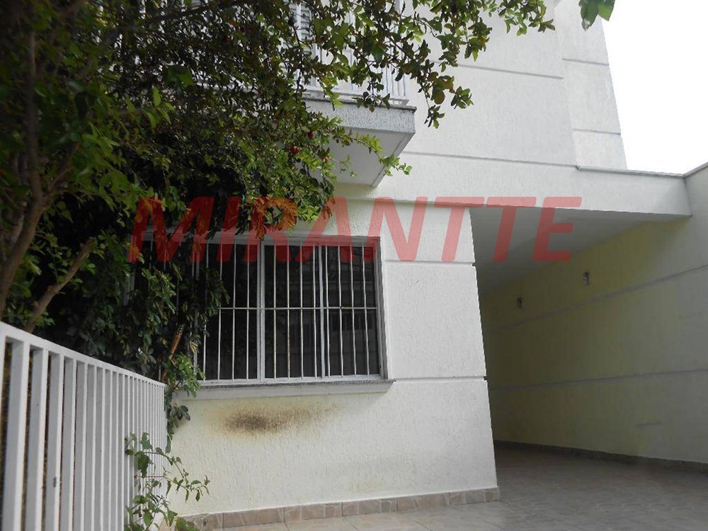 Sobrado de 153m² com 3 quartos em Água Fria