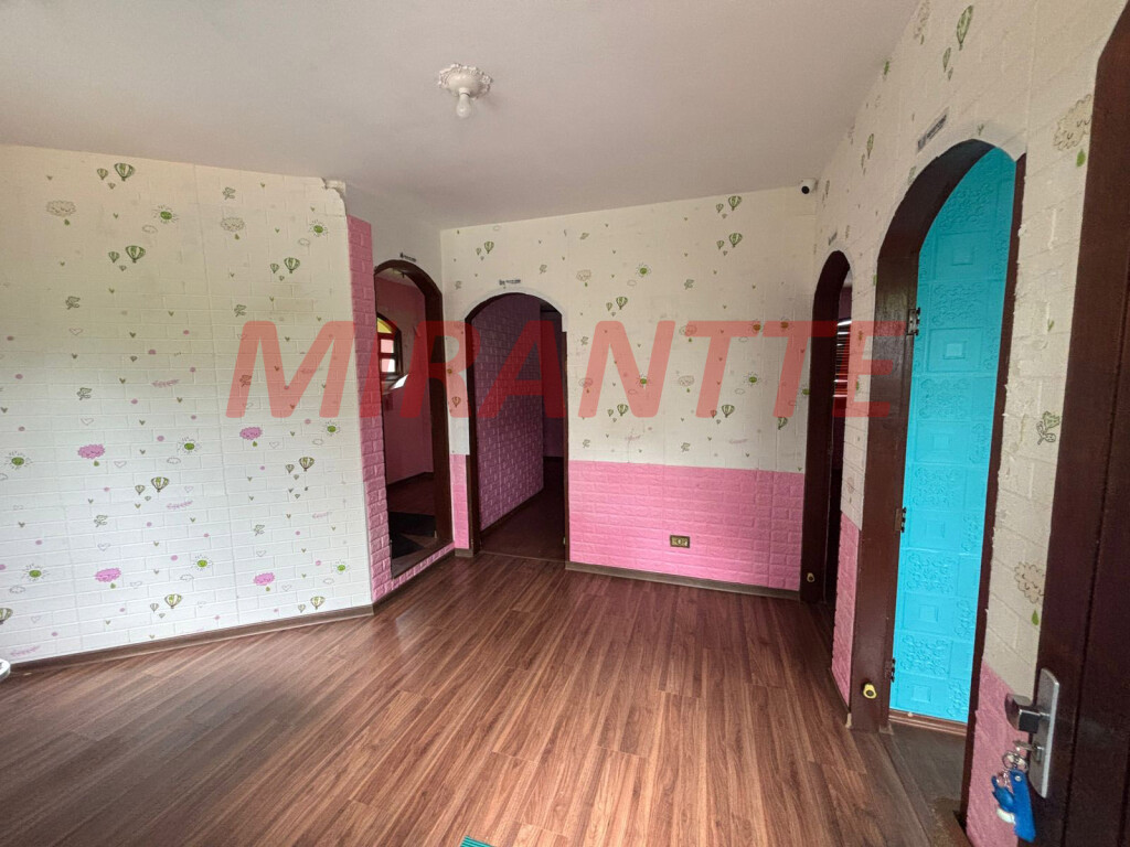 Cond. fechado de 1250m² com 15 quartos em Serra Da Cantareira