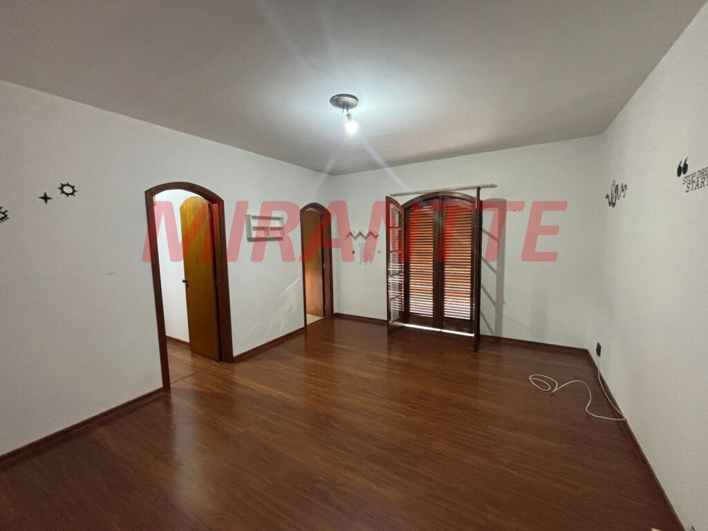 Cond. fechado de 1250m² com 15 quartos em Serra Da Cantareira