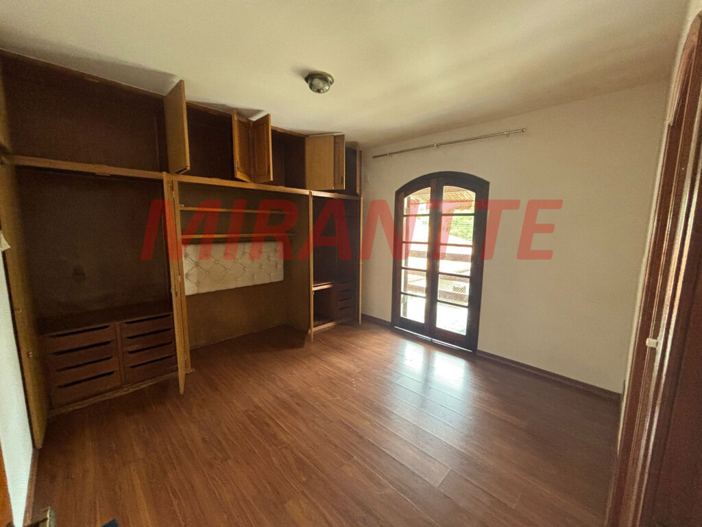 Cond. fechado de 1250m² com 15 quartos em Serra Da Cantareira
