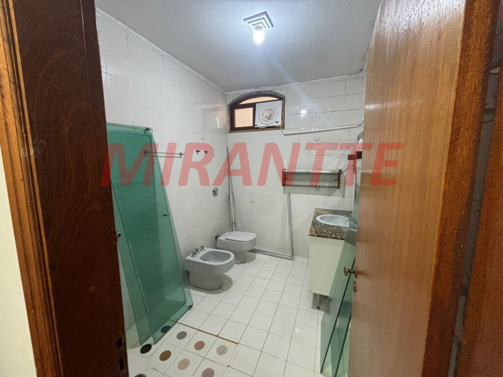 Cond. fechado de 1250m² com 15 quartos em Serra Da Cantareira