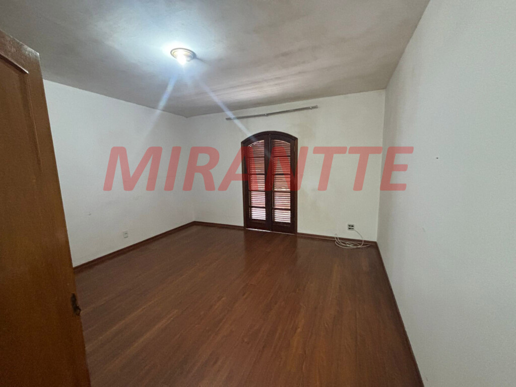 Cond. fechado de 1250m² com 15 quartos em Serra Da Cantareira