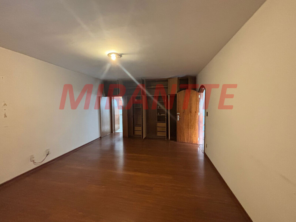 Cond. fechado de 1250m² com 15 quartos em Serra Da Cantareira