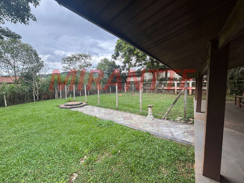 Cond. fechado de 1250m² com 15 quartos em Serra Da Cantareira