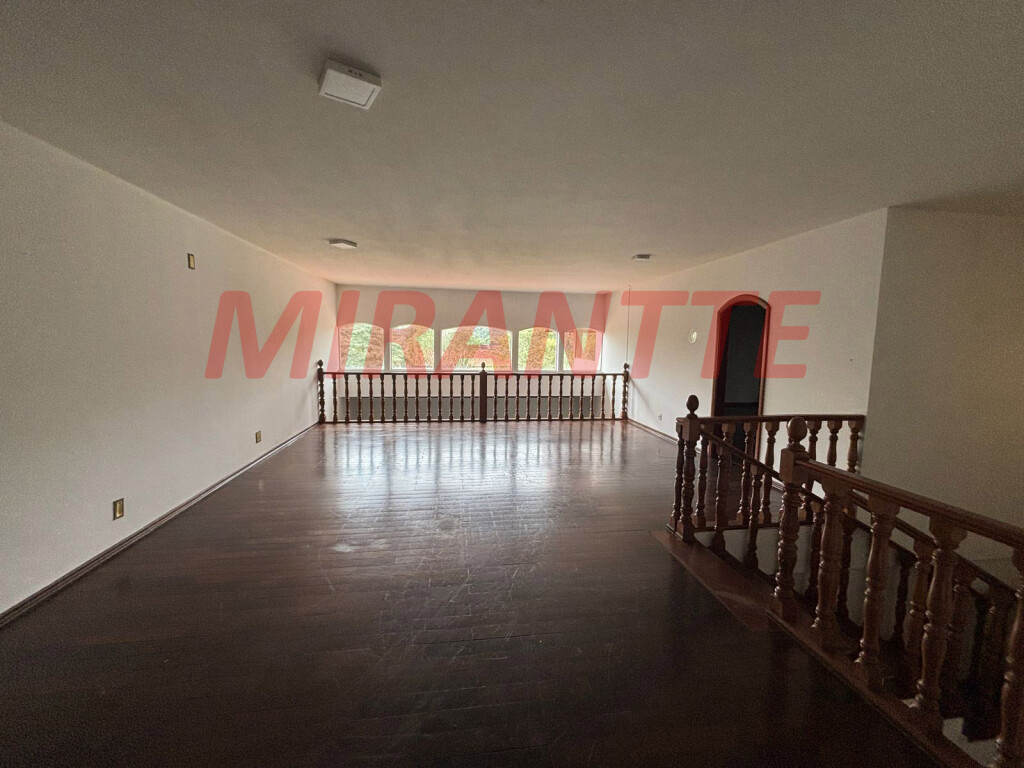 Cond. fechado de 1250m² com 15 quartos em Serra Da Cantareira
