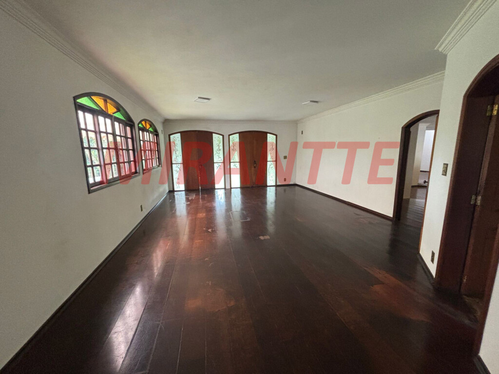 Cond. fechado de 1250m² com 15 quartos em Serra Da Cantareira