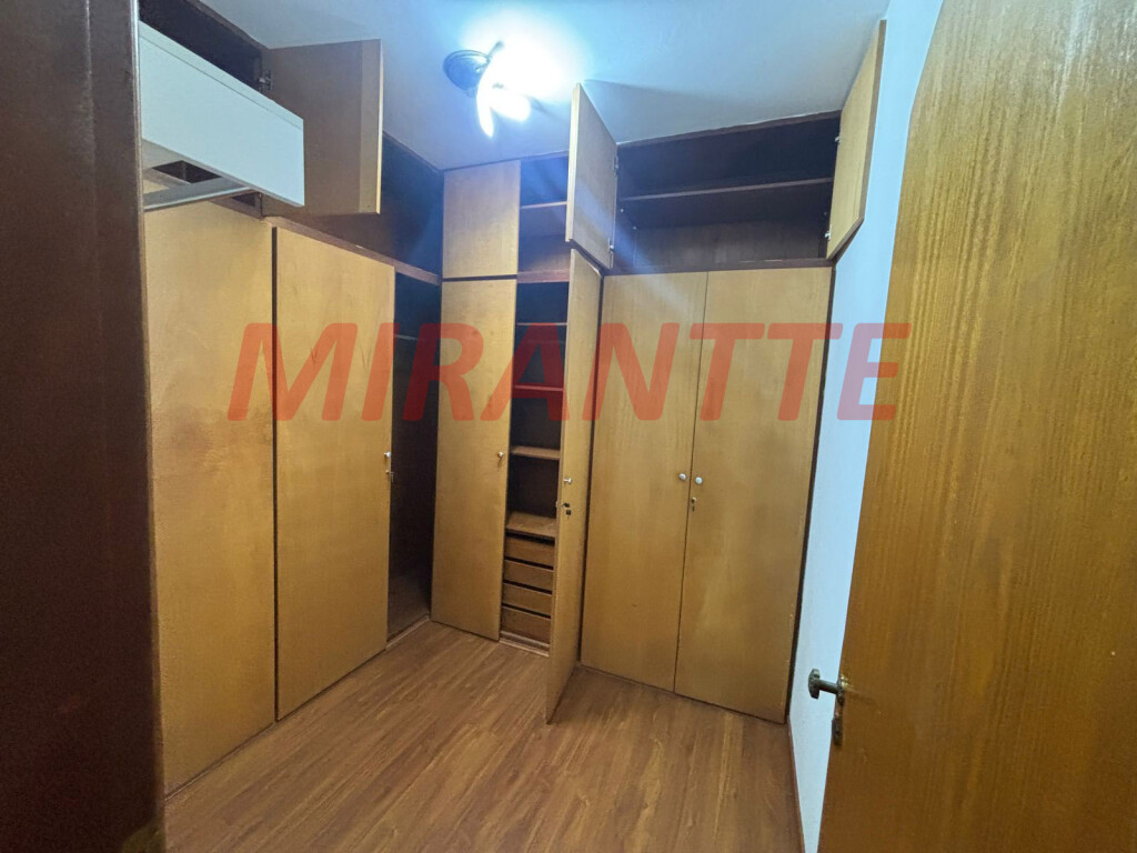 Cond. fechado de 1250m² com 15 quartos em Serra Da Cantareira
