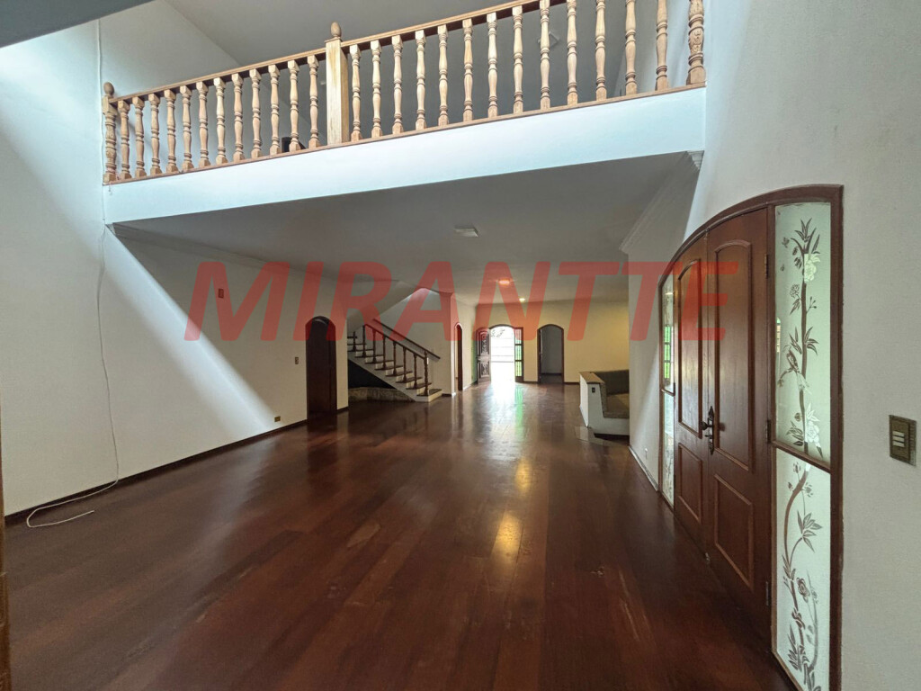 Cond. fechado de 1250m² com 15 quartos em Serra Da Cantareira