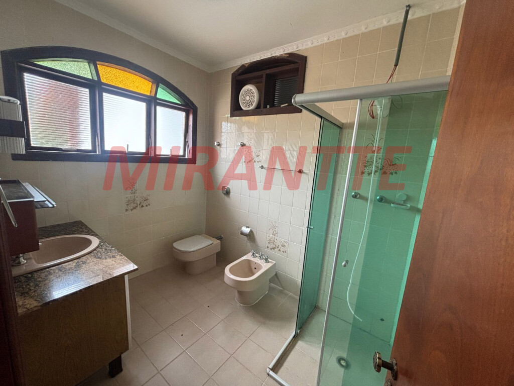 Cond. fechado de 1250m² com 15 quartos em Serra Da Cantareira